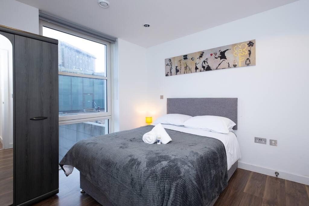 Stylish Mediacity 2Bed, Sleeps 6, Amazing Views مانشستر المظهر الخارجي الصورة