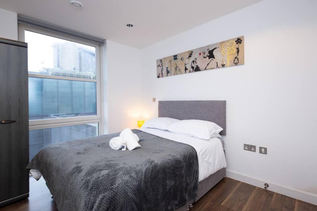 Stylish Mediacity 2Bed, Sleeps 6, Amazing Views مانشستر المظهر الخارجي الصورة